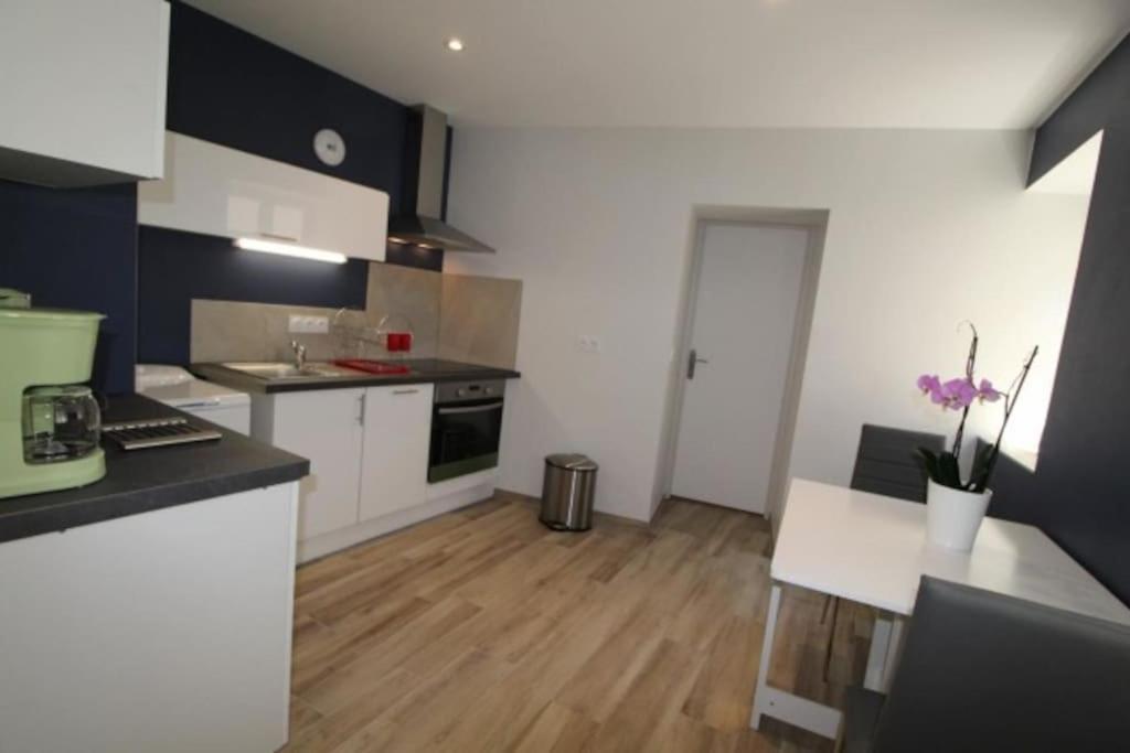 Petit Appartement Confortable Chateaubourg  ภายนอก รูปภาพ